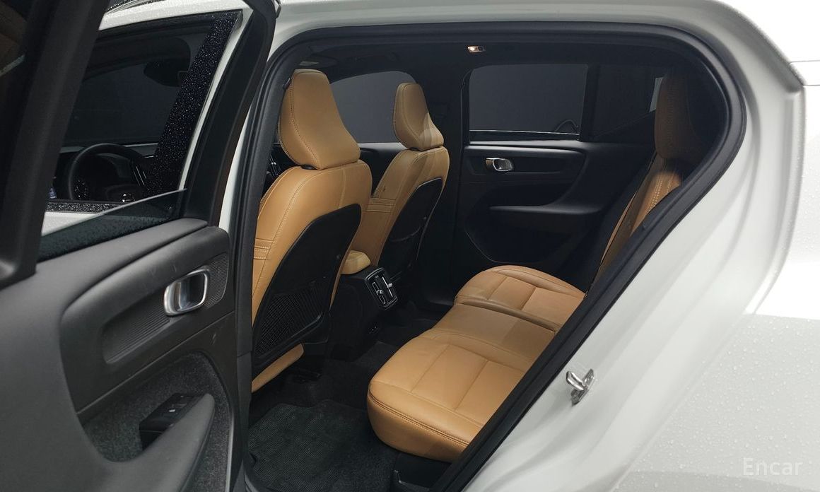 2021 Volvo XC40 I B4 Inscription с пробегом 50 141 км