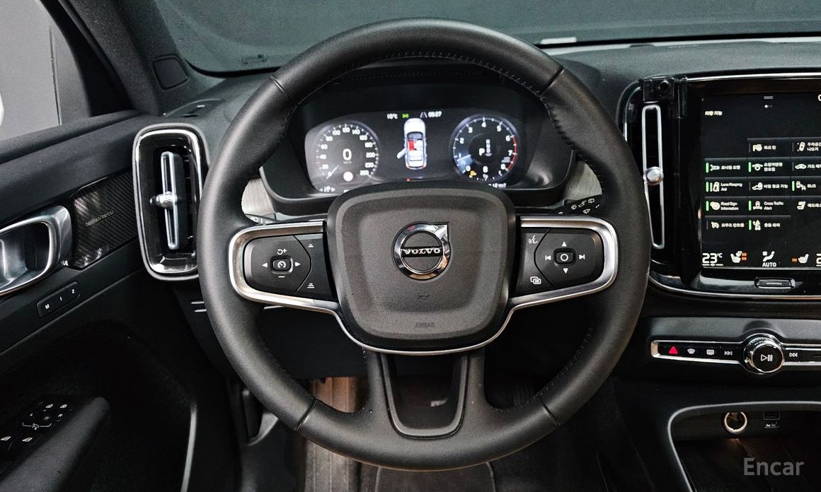 2021 Volvo XC40 I B4 Inscription с пробегом 50 141 км