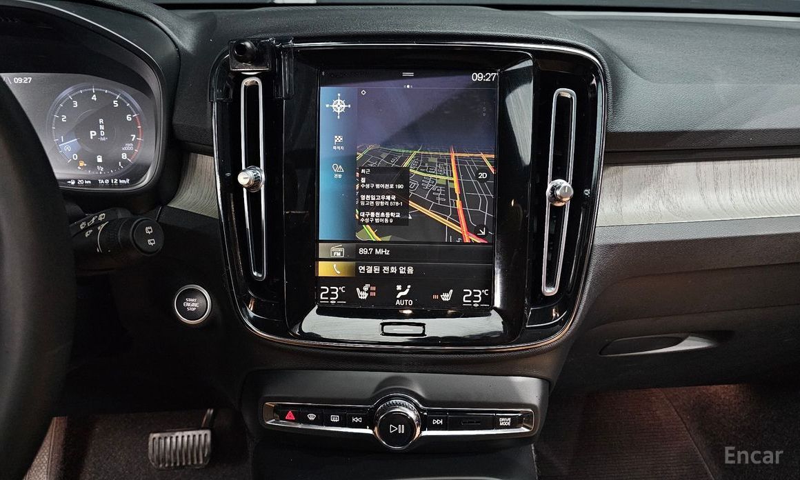 2021 Volvo XC40 I B4 Inscription с пробегом 50 141 км