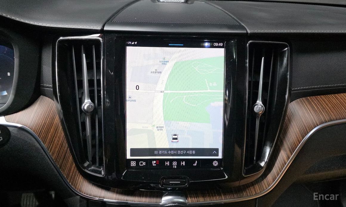 2022 Volvo XC60 II Рестайлинг B6 Ultimate Bright с пробегом 22 458 км