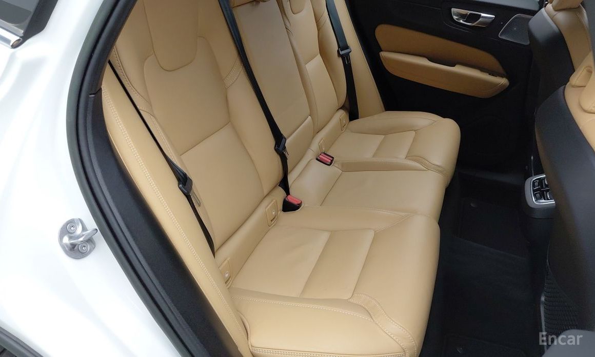 2023 Volvo XC60 II Рестайлинг B5 Ultimate Bright с пробегом 22 892 км