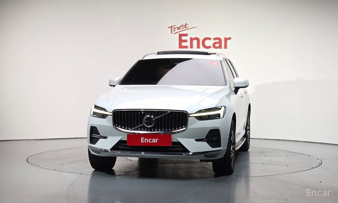 2022 Volvo XC60 II Рестайлинг B5 Inscription с пробегом 45 810 км