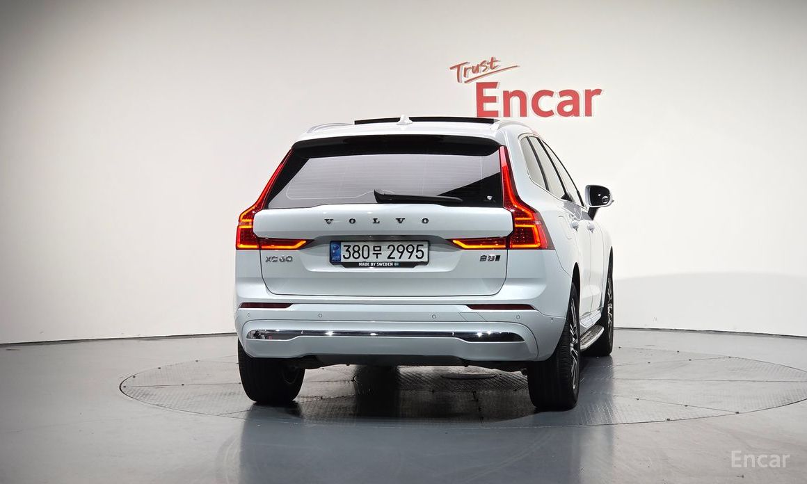 2022 Volvo XC60 II Рестайлинг B5 Inscription с пробегом 45 810 км