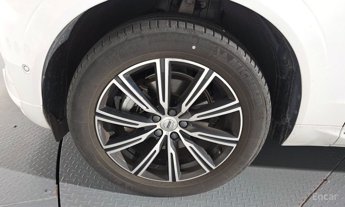 2021 Volvo XC60 II Рестайлинг B5 Inscription с пробегом 48 895 км