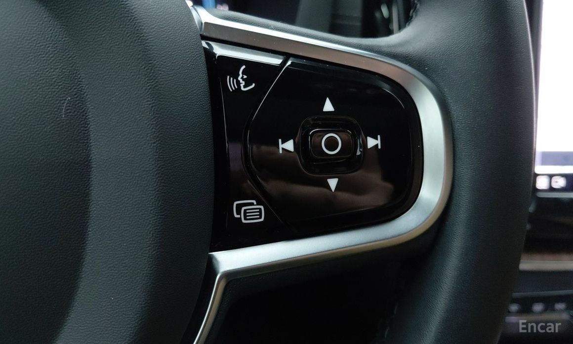 2023 Volvo XC60 II Рестайлинг B5 Ultimate Bright с пробегом 22 892 км
