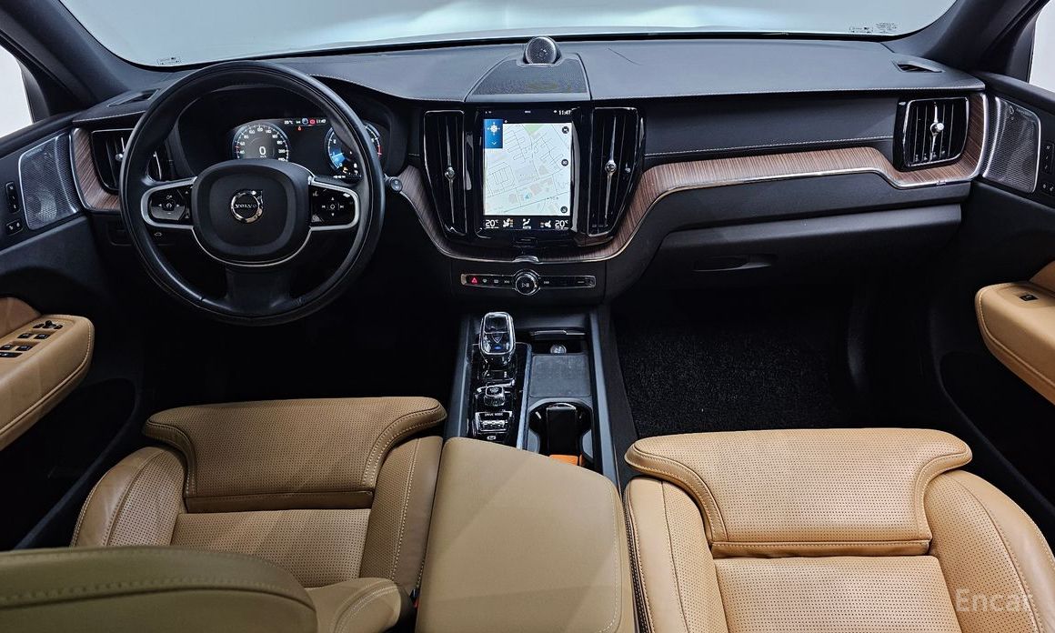 2021 Volvo XC60 II Рестайлинг B5 Inscription с пробегом 48 895 км