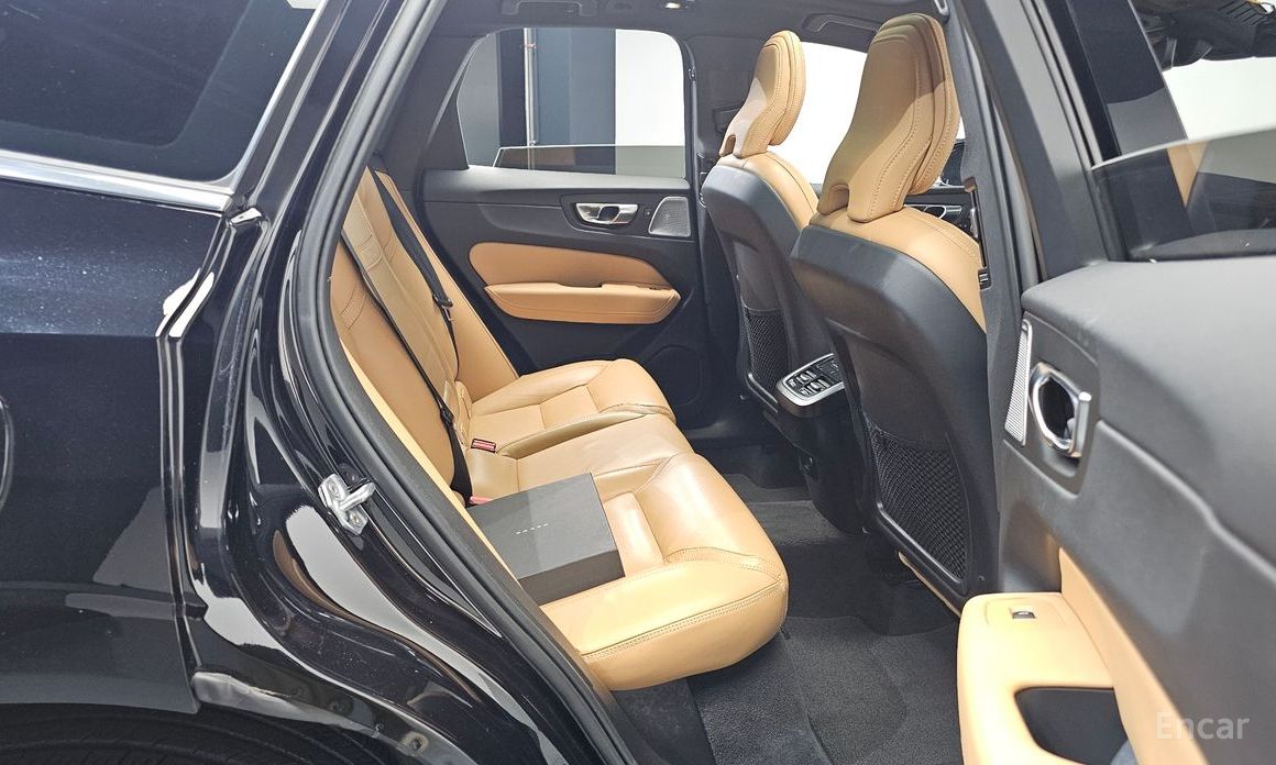 2021 Volvo XC60 II Рестайлинг B6 Inscirtion с пробегом 83 471 км
