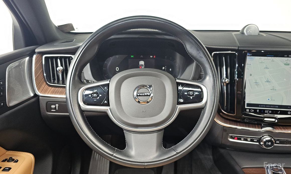 2021 Volvo XC60 II Рестайлинг B6 Inscirtion с пробегом 83 471 км