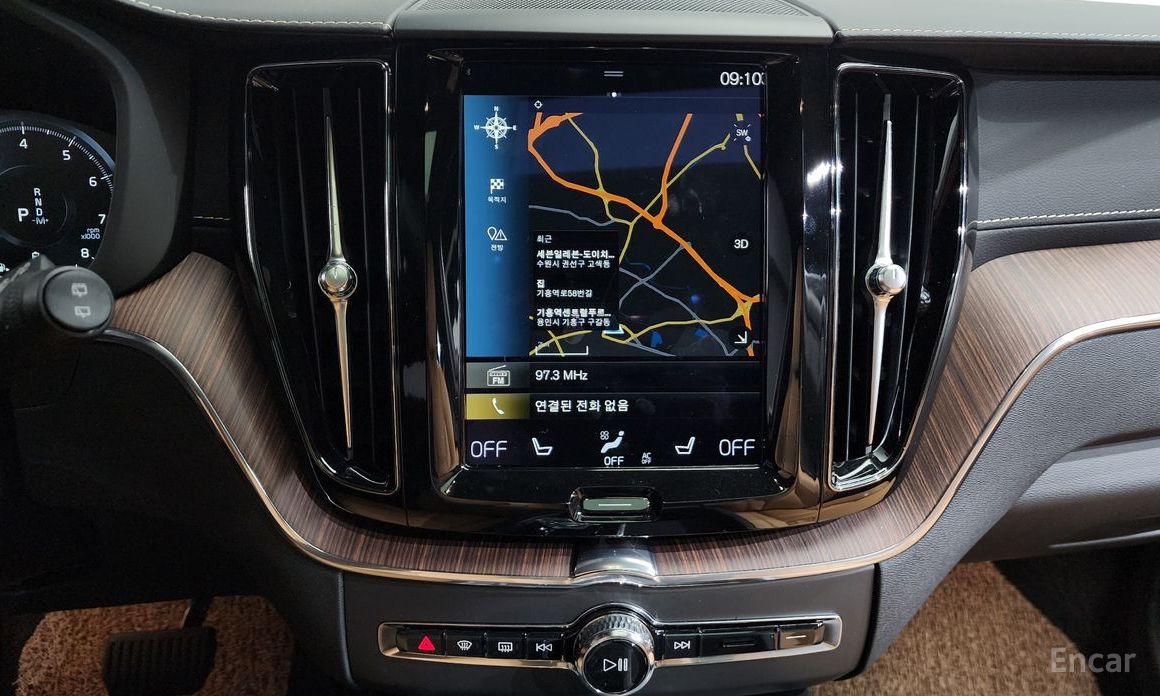 2021 Volvo XC60 II Рестайлинг B6 Inscirtion с пробегом 51 582 км