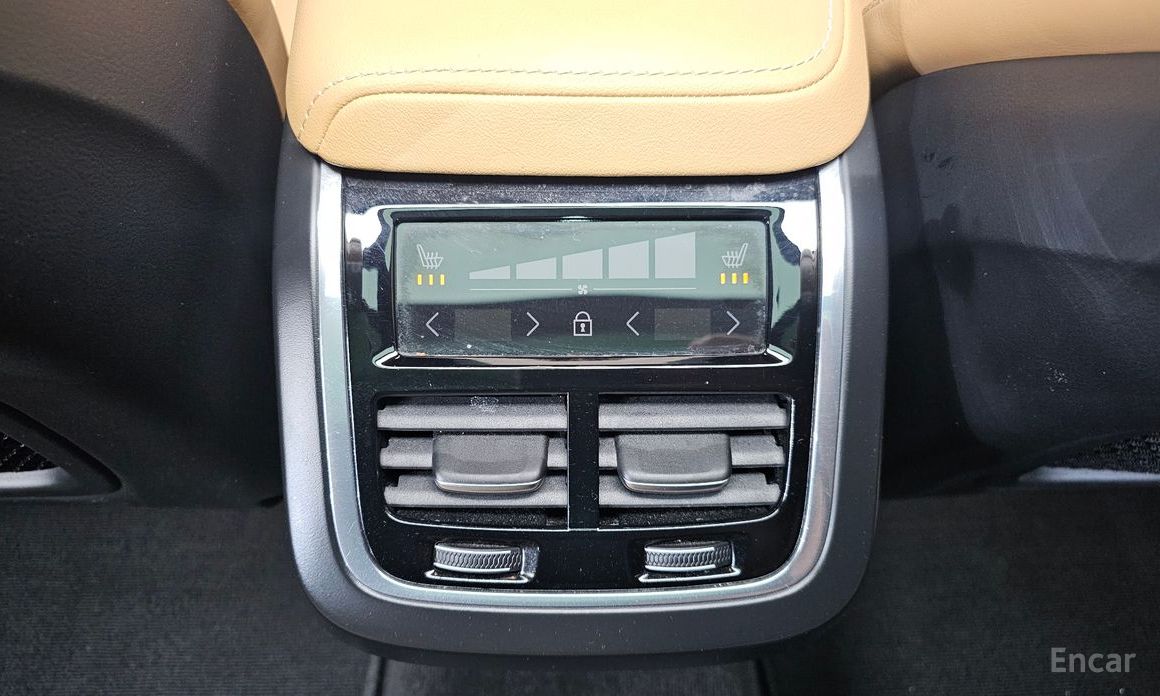 2021 Volvo XC60 II Рестайлинг B6 Inscirtion с пробегом 83 471 км