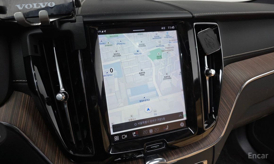 2022 Volvo XC60 II Рестайлинг B5 Inscription с пробегом 45 810 км