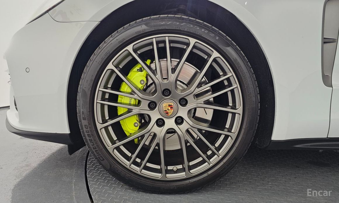 2023 Porsche Panamera II Рестайлинг 2.9 AWD E-Hybrid Platinum Edition с пробегом 36 284 км