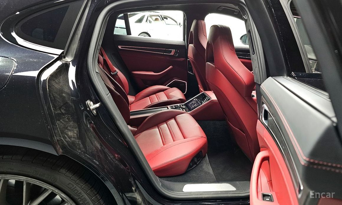 2023 Porsche Panamera II Рестайлинг 4.0 GTS с пробегом 13 553 км