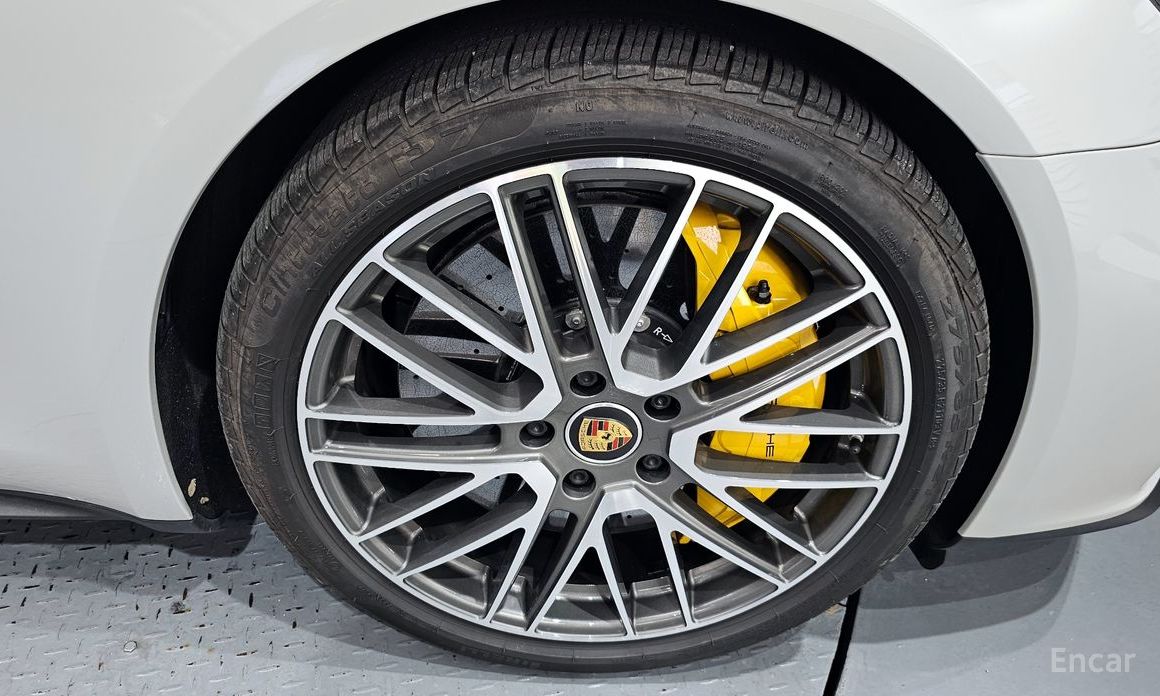 2023 Porsche Panamera II Рестайлинг 4.0 Turbo S с пробегом 17 908 км