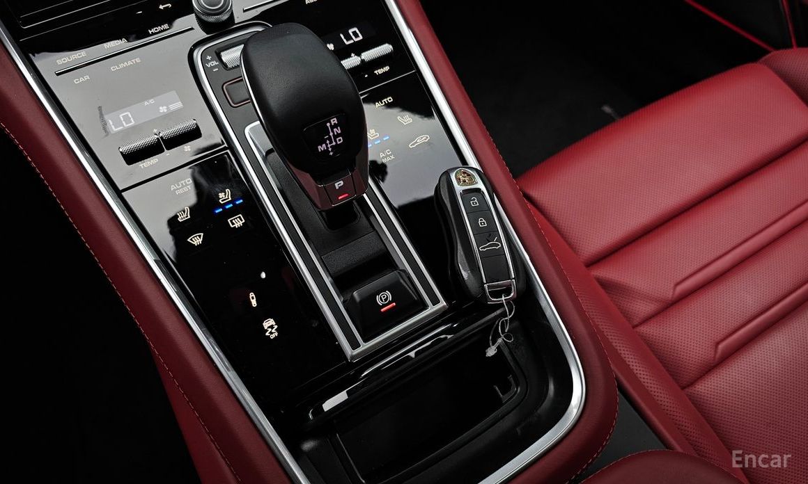 2023 Porsche Panamera II Рестайлинг 4.0 Turbo S с пробегом 17 908 км