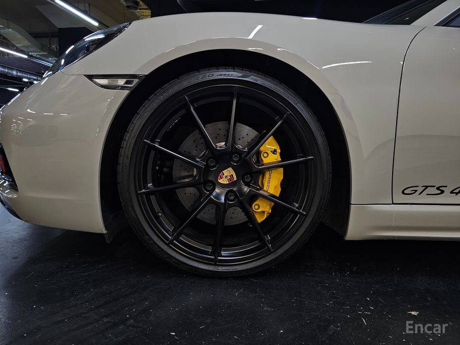 2023 Porsche 718 Spyder I (982) 4.0 GTS с пробегом 12 800 км