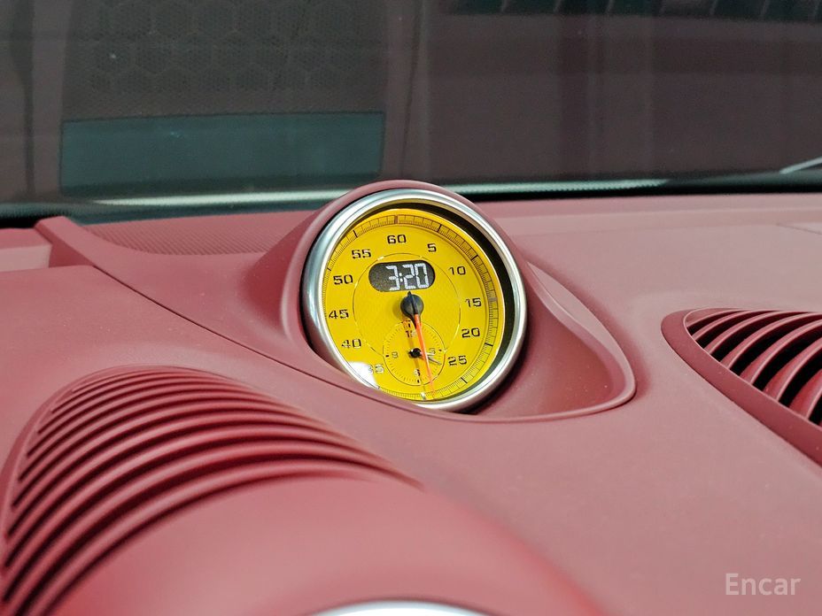 2023 Porsche 718 Spyder I (982) 4.0 GTS с пробегом 12 800 км