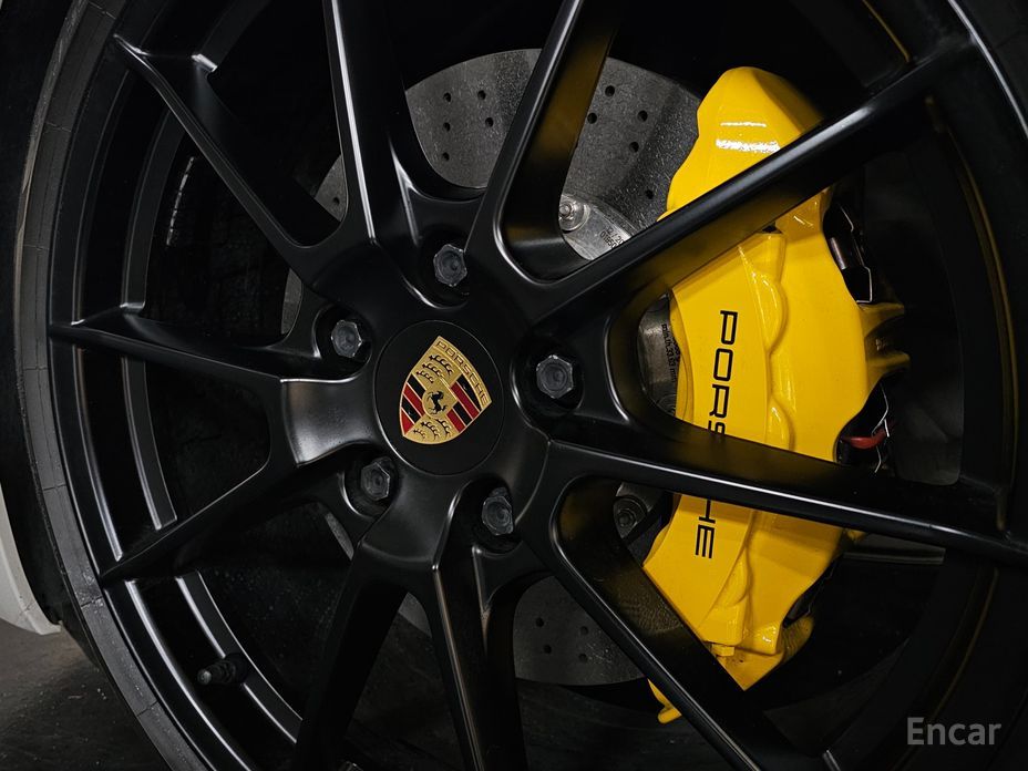 2023 Porsche 718 Spyder I (982) 4.0 GTS с пробегом 12 800 км