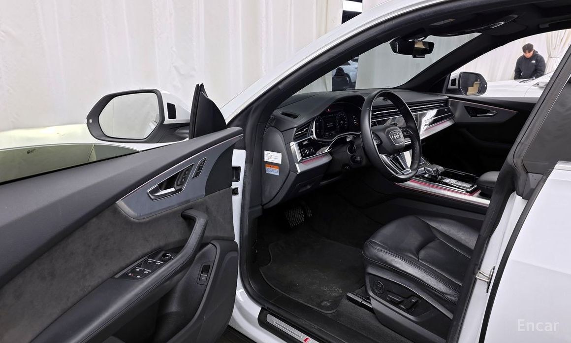 2020 Audi Q8 I (4M) 45 TDI Quattro Premium с пробегом 80 862 км