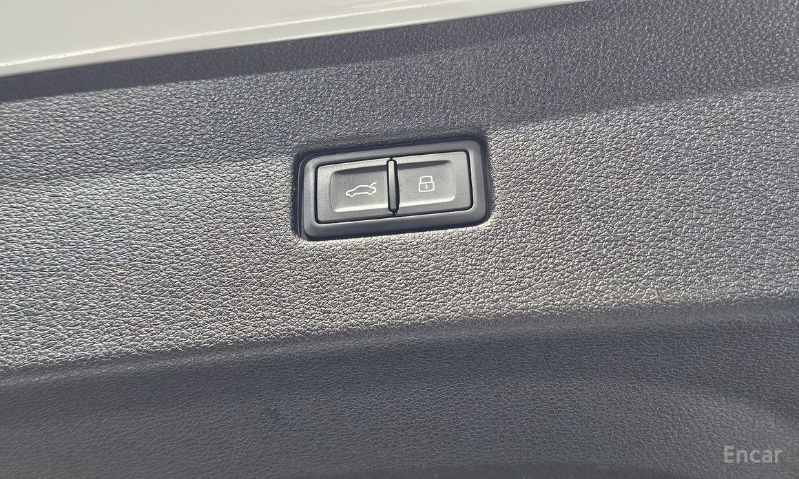 2021 Audi Q8 I (4M) 45 TDI Quattro Premium с пробегом 83 067 км