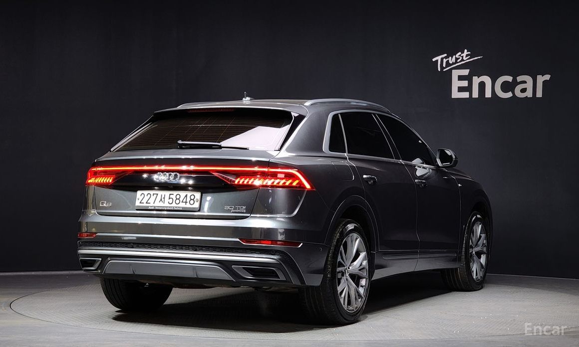 2020 Audi Q8 I (4M) 50 TDI Quattro Premium с пробегом 130 600 км