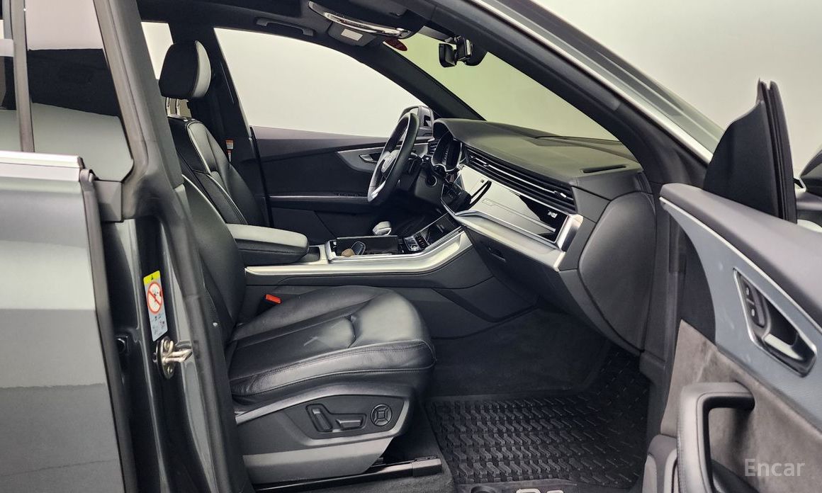 2020 Audi Q8 I (4M) 45 TDI Quattro Premium с пробегом 50 049 км