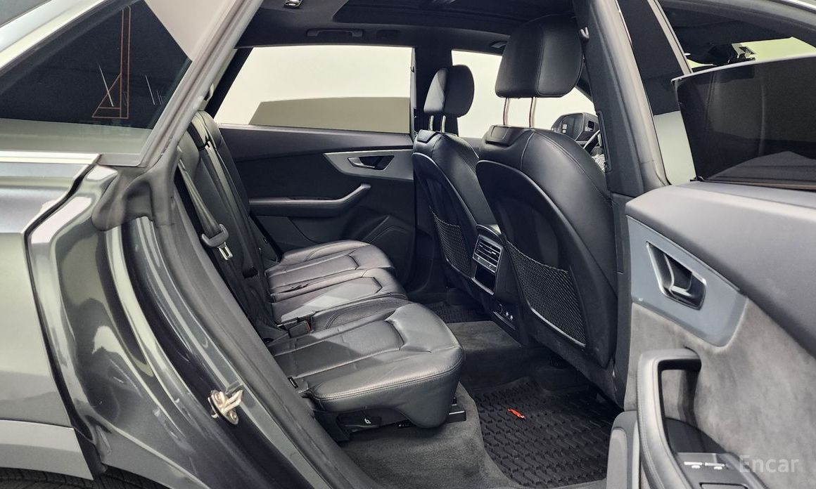 2020 Audi Q8 I (4M) 45 TDI Quattro Premium с пробегом 50 049 км