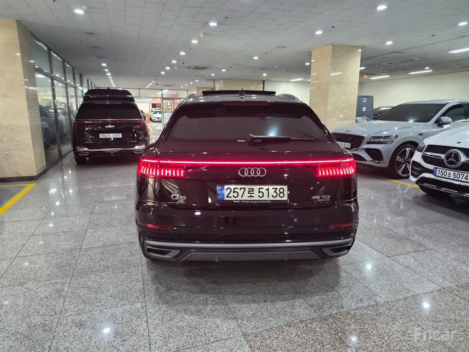 2021 Audi Q8 I (4M) 45 TDI Quattro Premium с пробегом 105 189 км