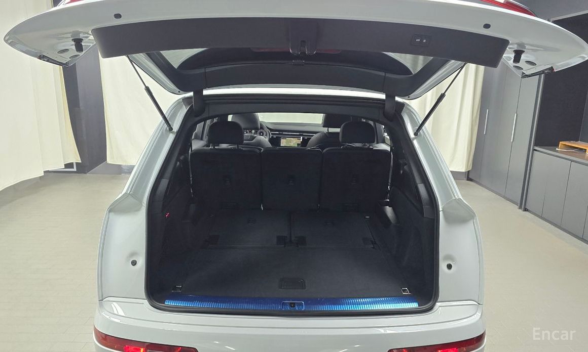 2021 Audi Q7 II (4M) Рестайлинг 45 TDI Quattro Premium с пробегом 67 144 км