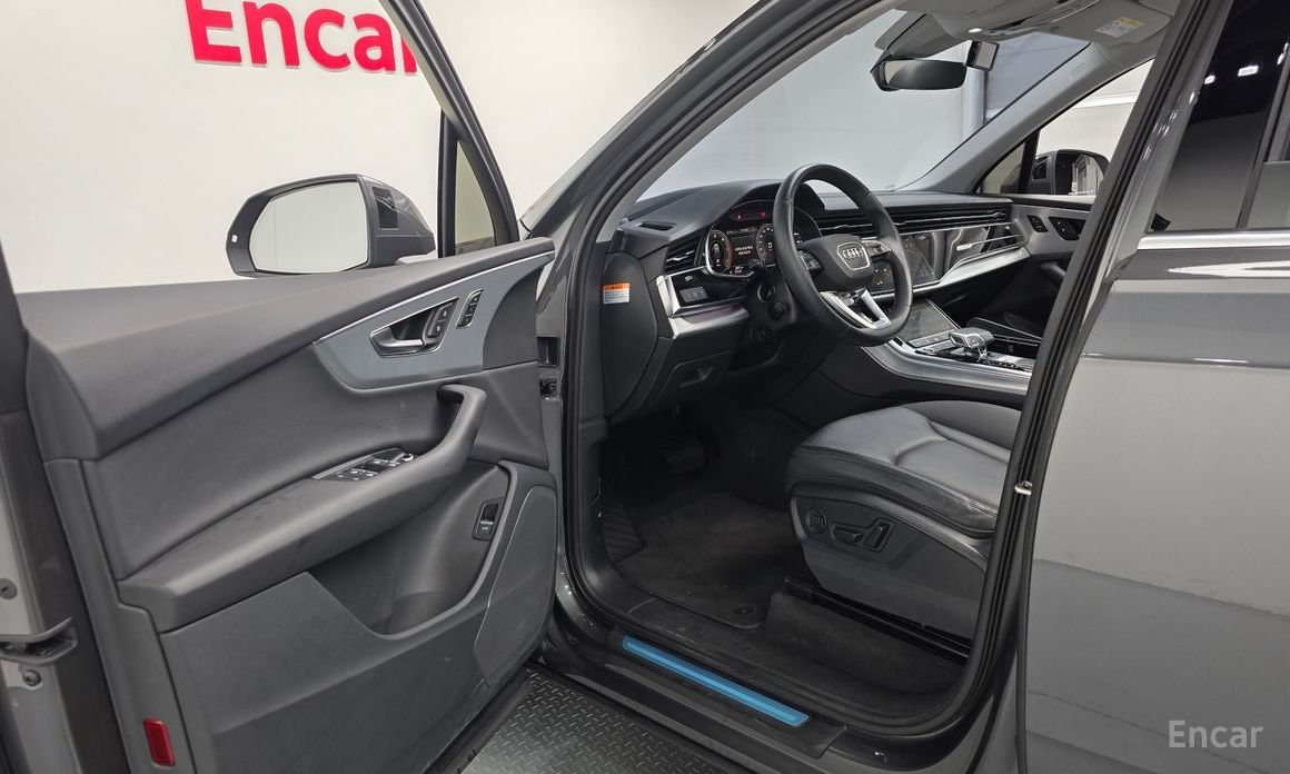 2021 Audi Q7 II (4M) Рестайлинг 45 TDI Quattro с пробегом 29 471 км