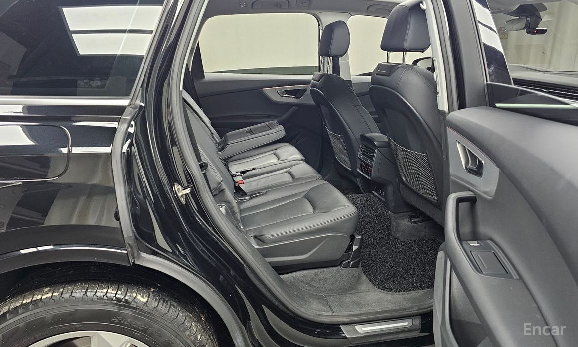 2022 Audi Q7 II (4M) Рестайлинг 45 TDI Quattro с пробегом 77 281 км