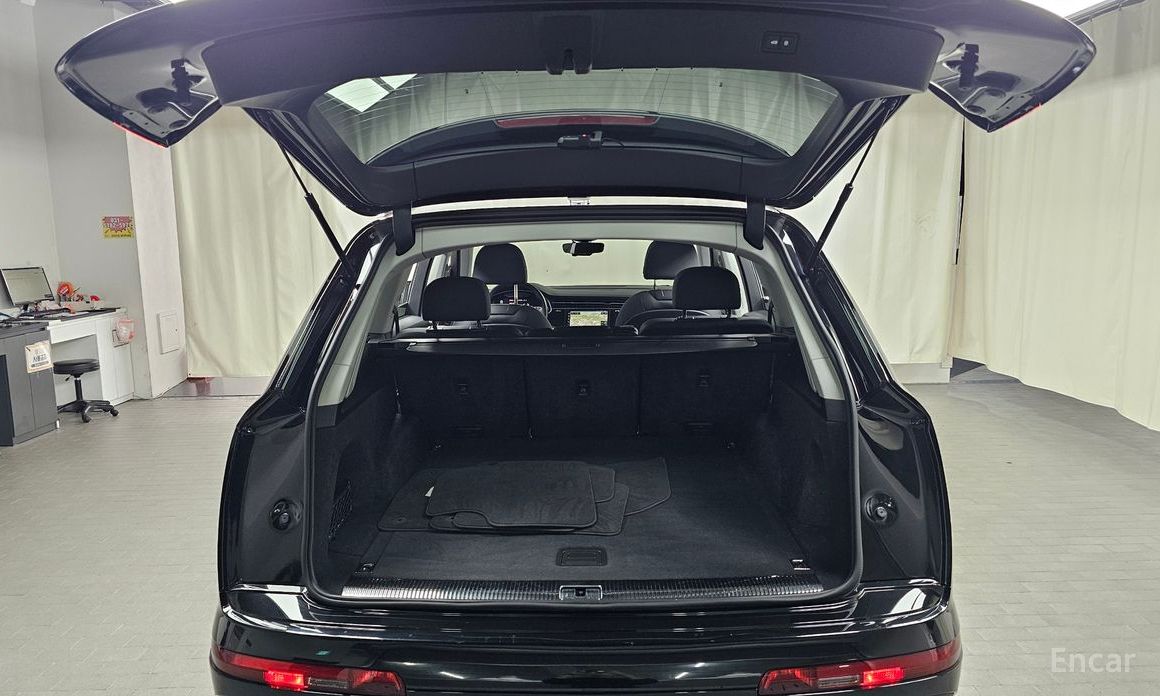 2022 Audi Q7 II (4M) Рестайлинг 45 TDI Quattro с пробегом 77 281 км
