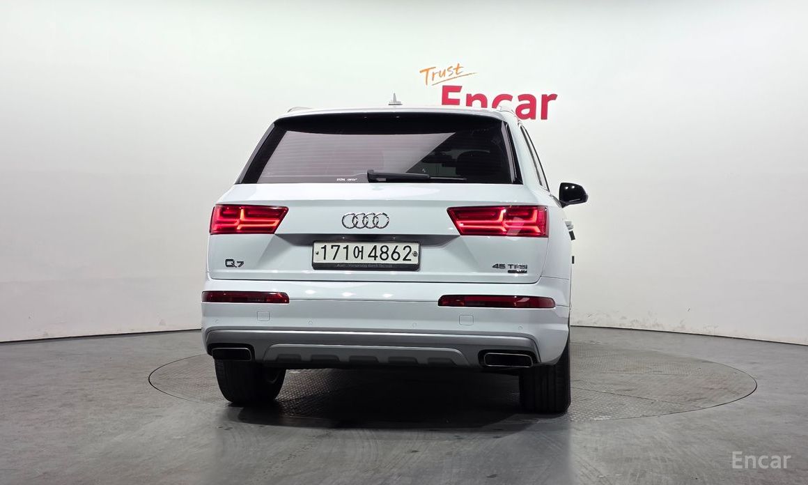 2019 Audi Q7 II (4M) Рестайлинг 45 TFSI Quattro с пробегом 76 904 км