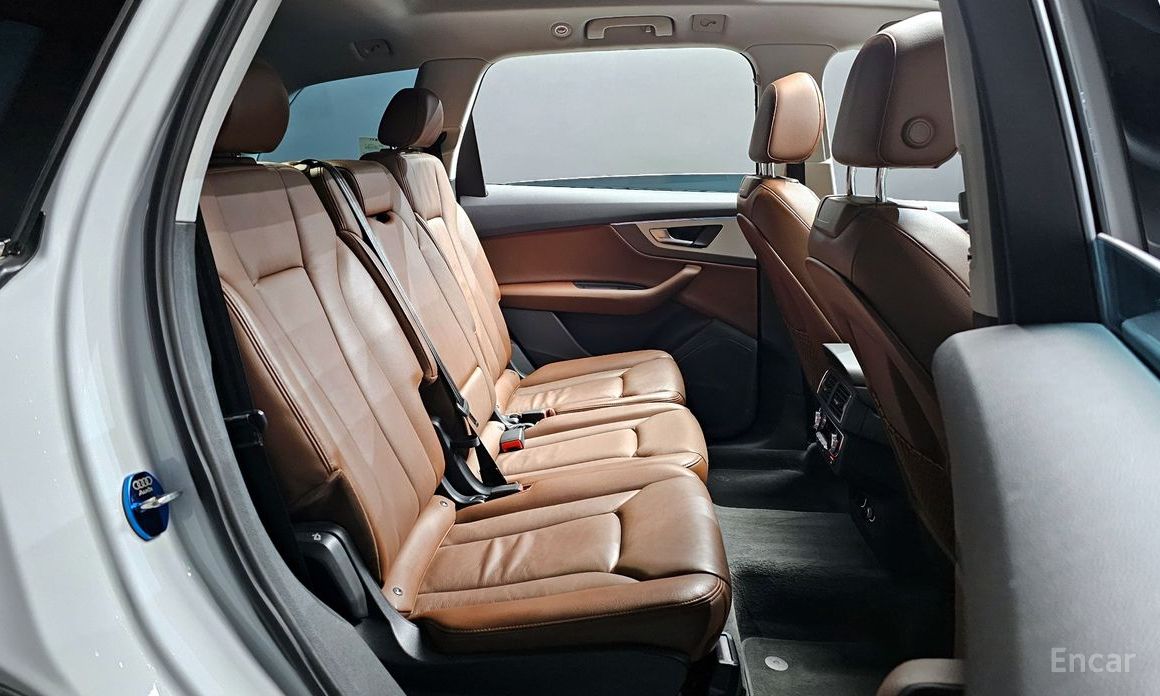 2019 Audi Q7 II (4M) Рестайлинг 45 TFSI Quattro с пробегом 43 953 км