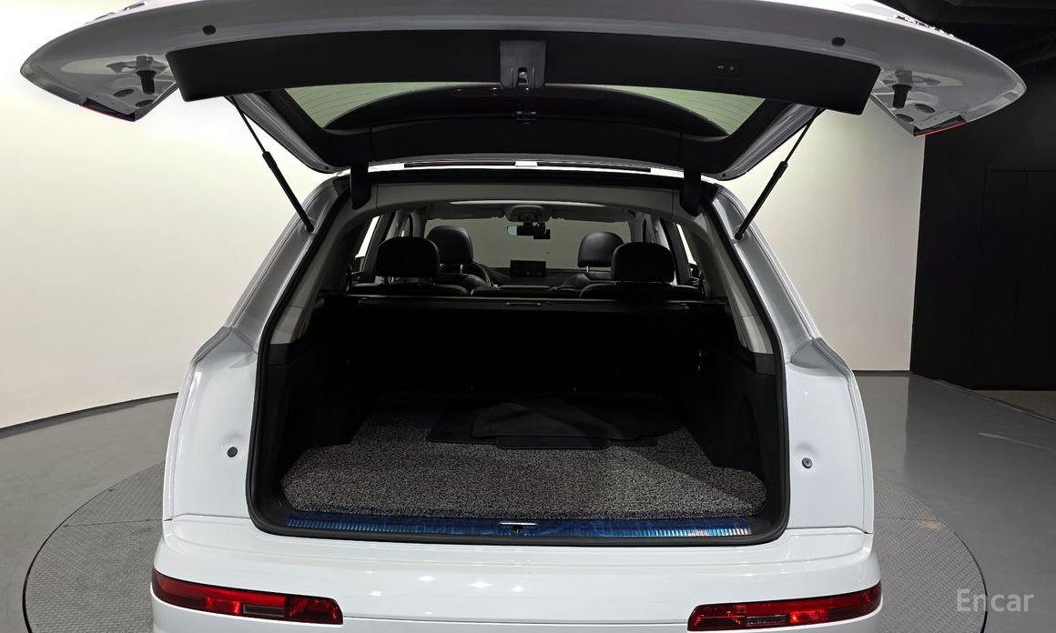 2019 Audi Q7 II (4M) Рестайлинг 45 TFSI Quattro с пробегом 83 584 км