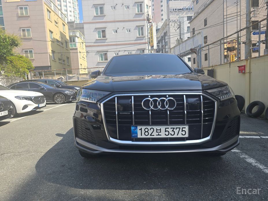 2022 Audi Q7 II (4M) Рестайлинг 45 TDI Quattro Premium с пробегом 138 000 км
