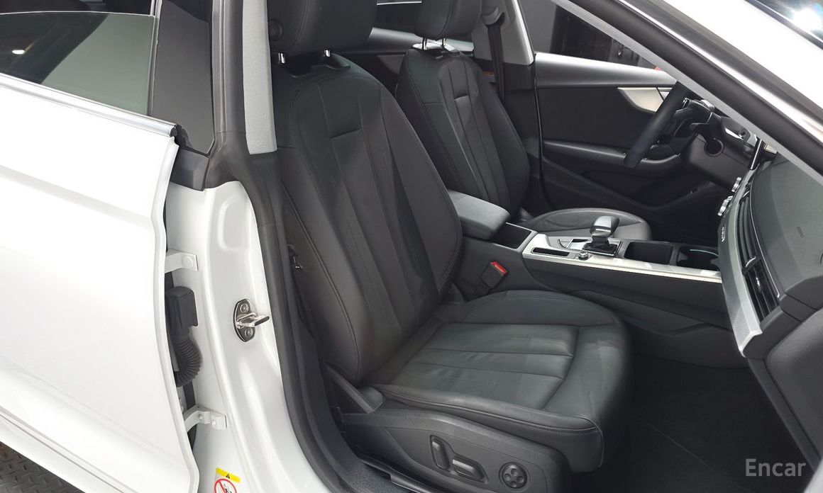 2022 Audi A5 II (F5) Рестайлинг 40 TFSI Quattro Sportback с пробегом 33 566 км