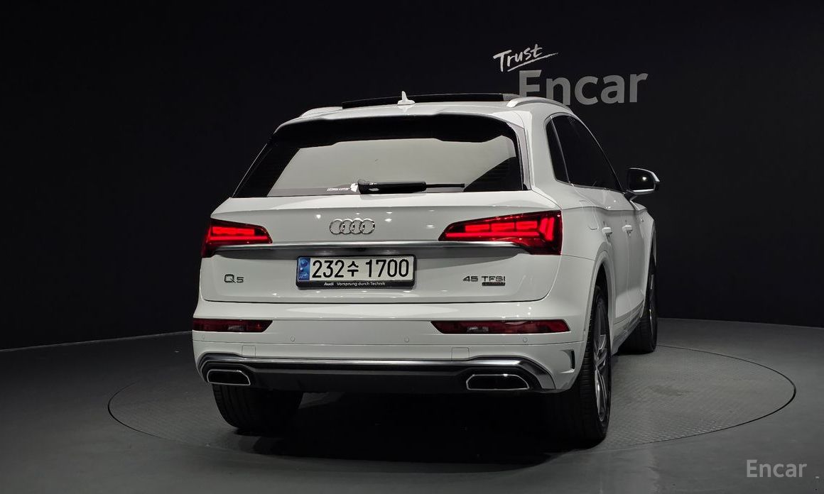 2023 Audi Q5 II (FY) Рестайлинг 45 TFSI Quattro Premium с пробегом 15 772 км