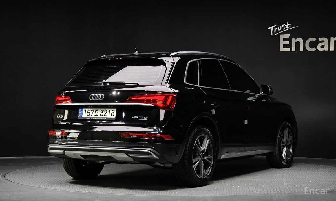 2021 Audi Q5 II (FY) Рестайлинг 45 TFSI Quattro с пробегом 42 341 км