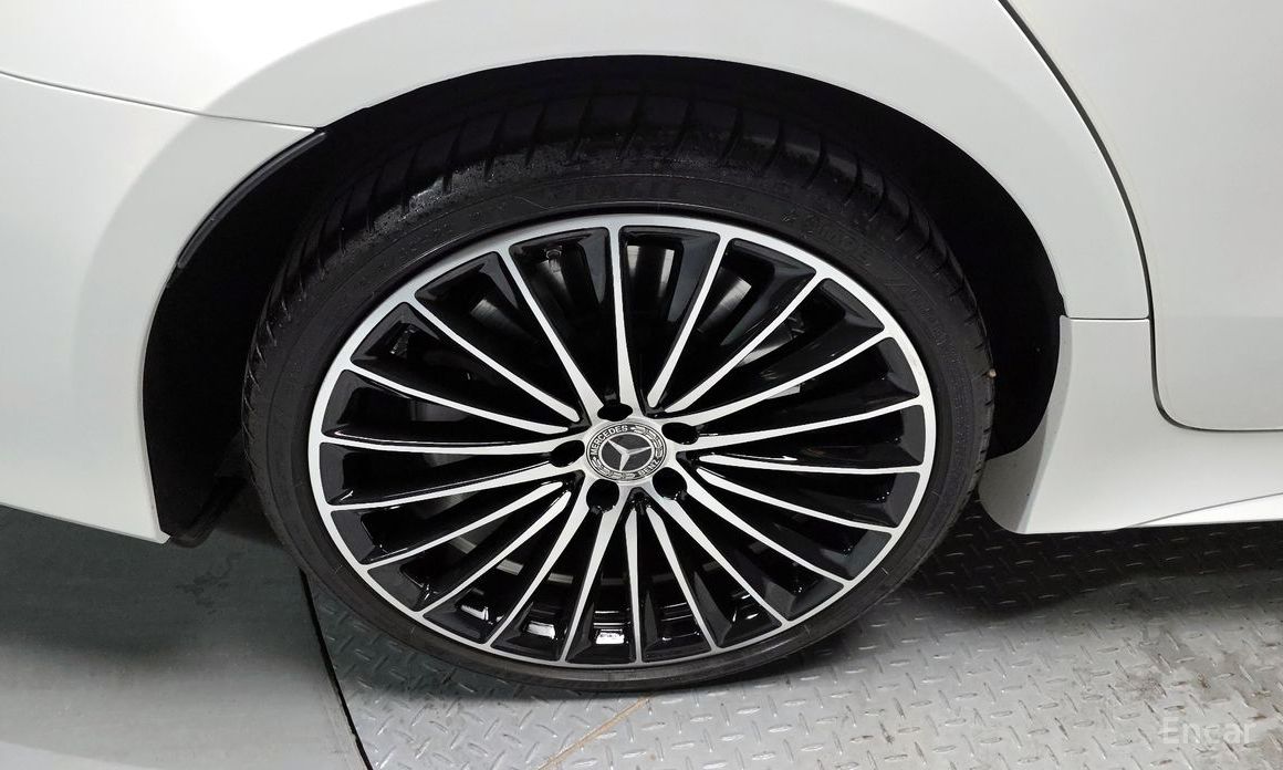 2022 Mercedes-Benz CLS III (C257) Рестайлинг CLS450 4MATIC с пробегом 28 128 км