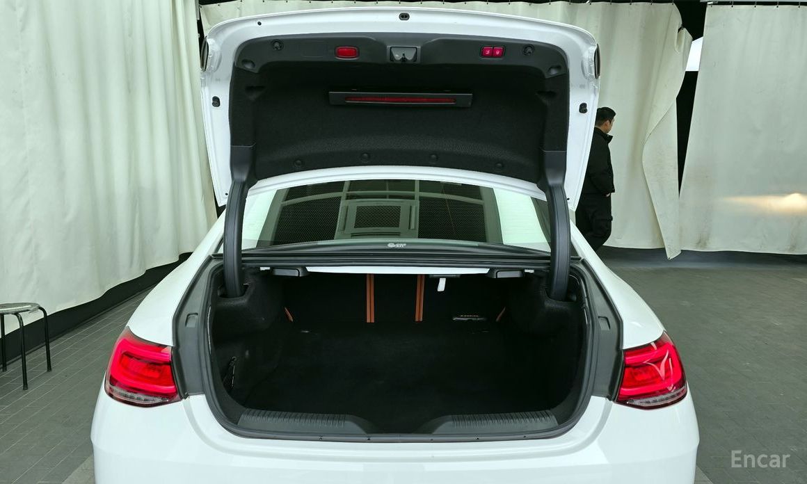 2022 Mercedes-Benz CLS III (C257) Рестайлинг CLS300d 4MATIC с пробегом 40 078 км