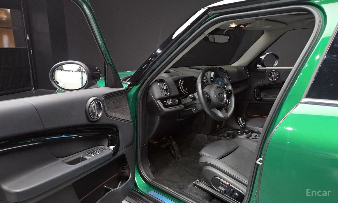 2023 Mini Countryman II Рестайлинг Classic Plus Launch Pack 2nd Gen с пробегом 32 761 км