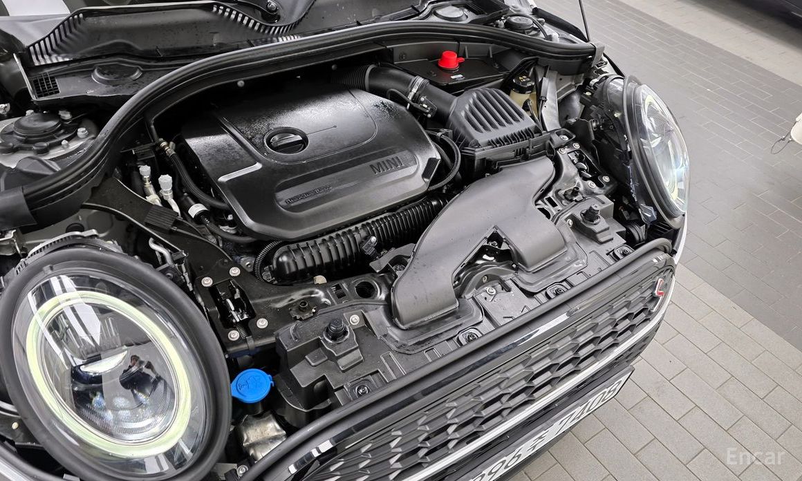 2023 Mini Clubman II Рестайлинг Classic 2nd с пробегом 39 277 км