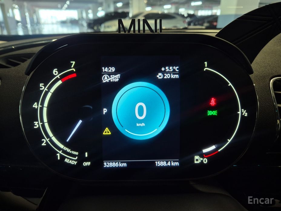2023 Mini Clubman II Рестайлинг Classic 2nd с пробегом 32 883 км