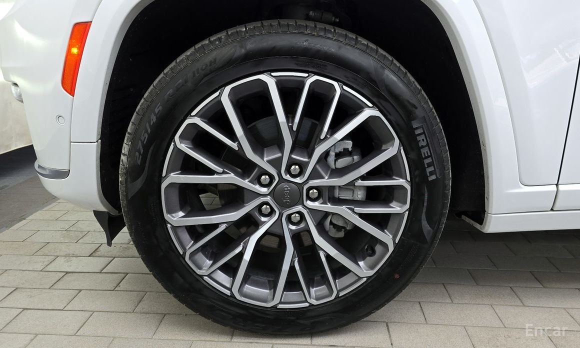 2023 Jeep Cherokee V (KL) Рестайлинг L 3.6 Summit Reserve с пробегом 25 135 км