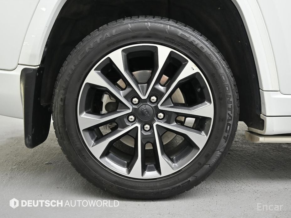 2022 Jeep Cherokee V (KL) Рестайлинг L 3.6 Overland с пробегом 42 092 км