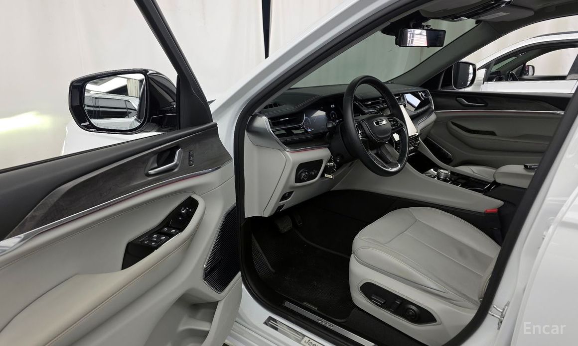 2022 Jeep Cherokee V (KL) Рестайлинг L 3.6 Overland с пробегом 42 096 км