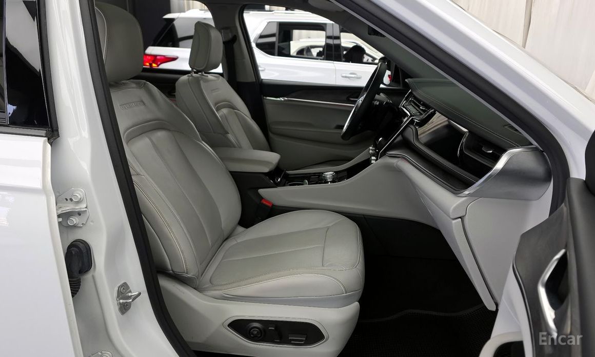 2022 Jeep Cherokee V (KL) Рестайлинг L 3.6 Overland с пробегом 42 096 км