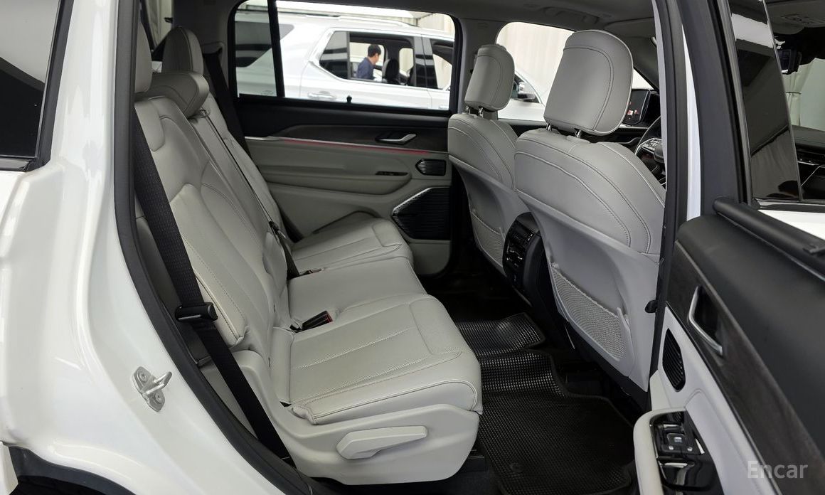 2022 Jeep Cherokee V (KL) Рестайлинг L 3.6 Overland с пробегом 42 096 км