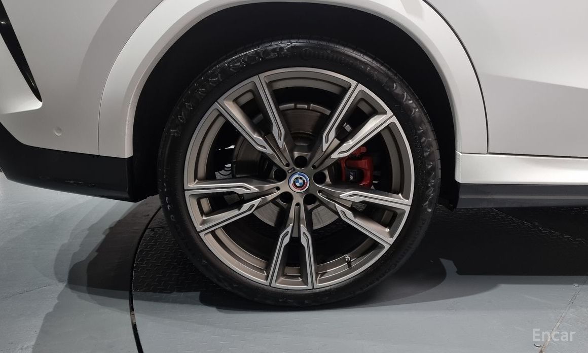 2022 BMW X6 III (G06) M50i с пробегом 61 767 км